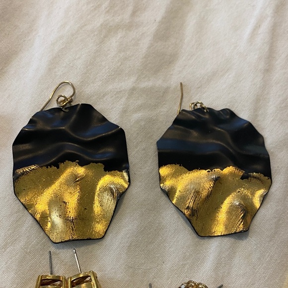 Earring Set - Picture 13 of 16